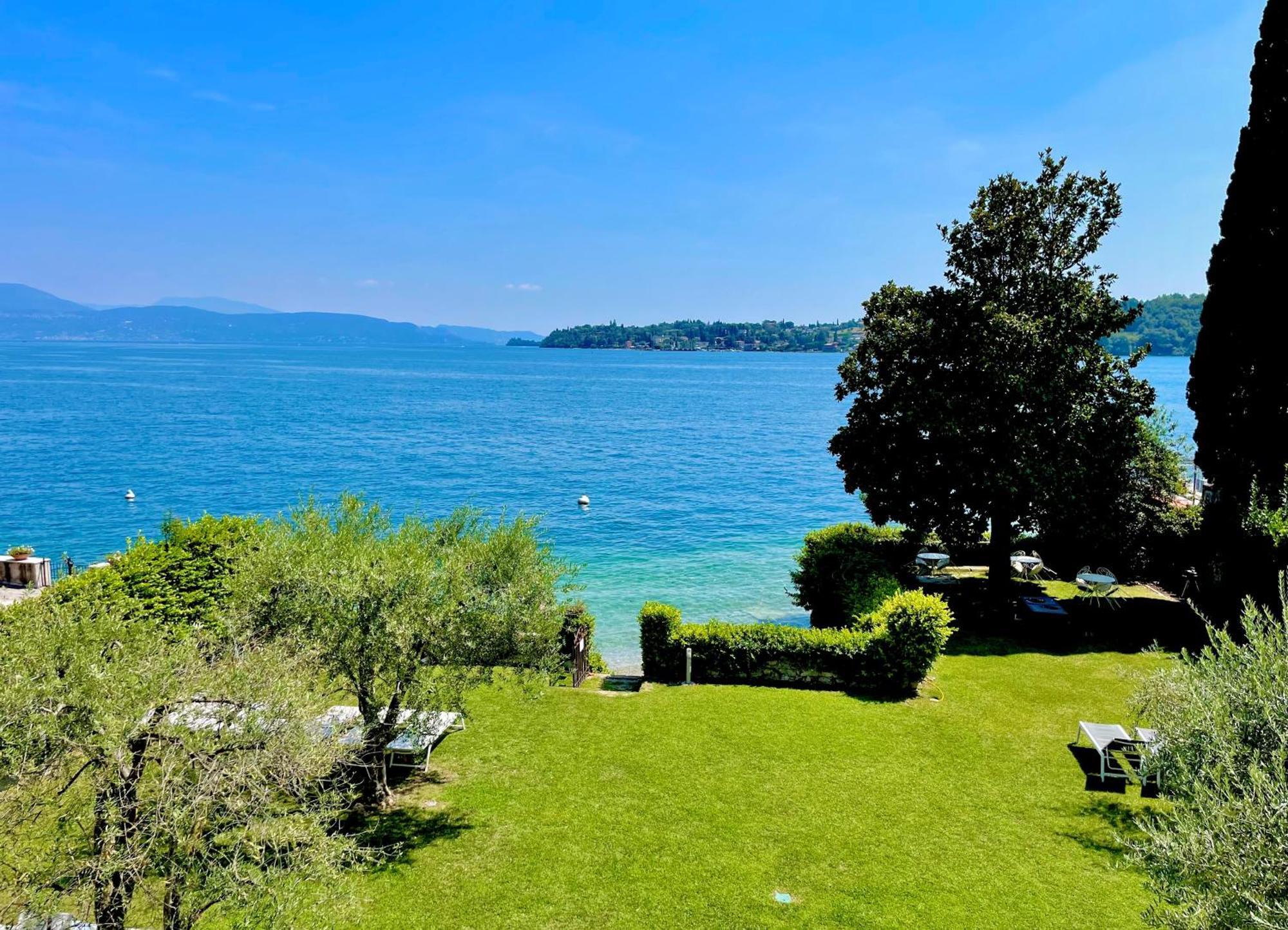 Luxury Lakeside Apartment Right On The Water Salò Dış mekan fotoğraf