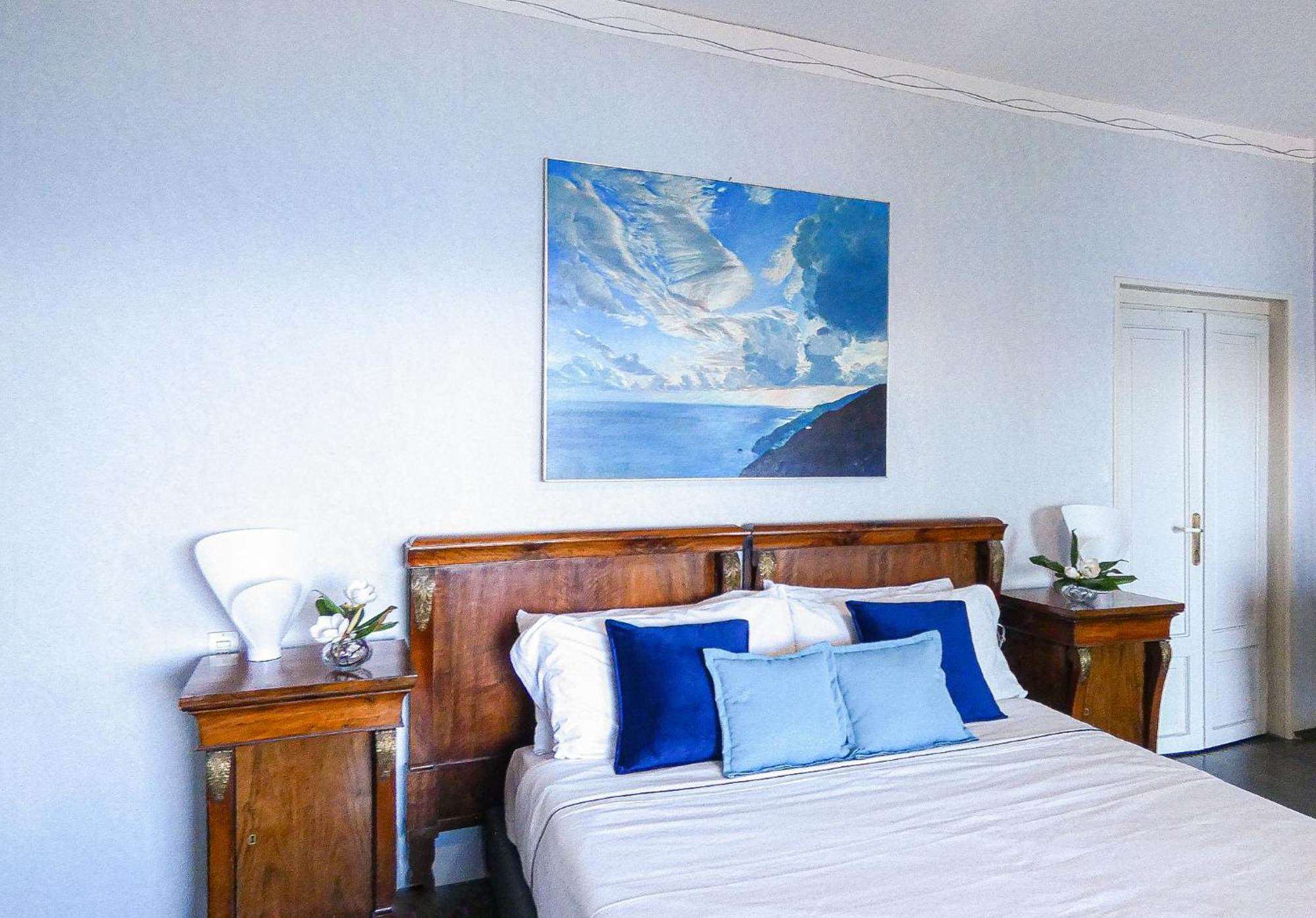 Luxury Lakeside Apartment Right On The Water Salò Dış mekan fotoğraf