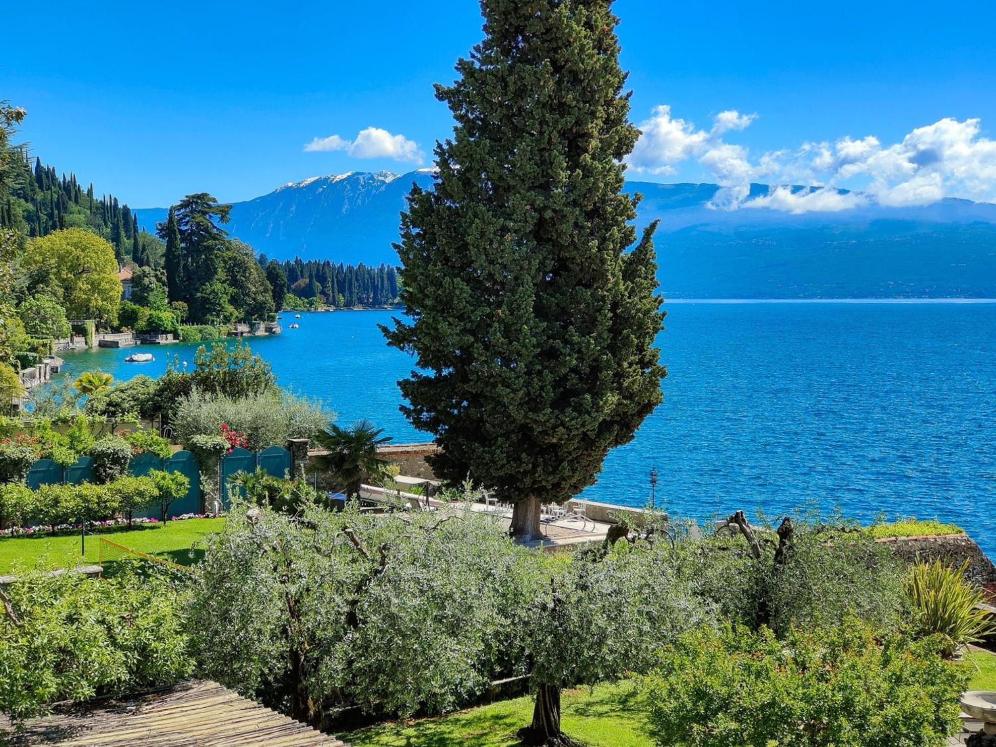 Luxury Lakeside Apartment Right On The Water Salò Dış mekan fotoğraf